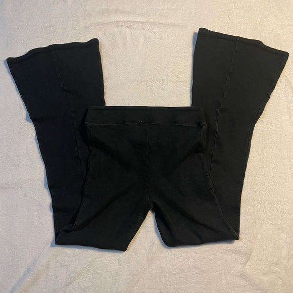 Black Women's flare leggings - Picture 4 of 4